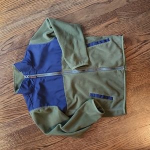 Boys Size 6 Carter's zip up fleece jacket